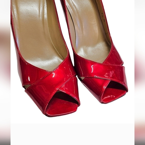 Stunning Stuart Weitzman Womens Red Patent Leather Pumps 7.5 Cherry Girl Fierce - Picture 9 of 13